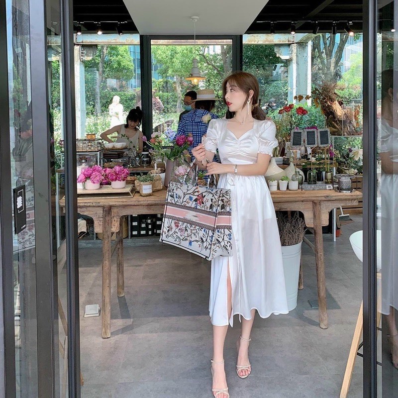 Đầm xinh đi đám cưới tranh spotlight với cô dâu kèm ảnh thật