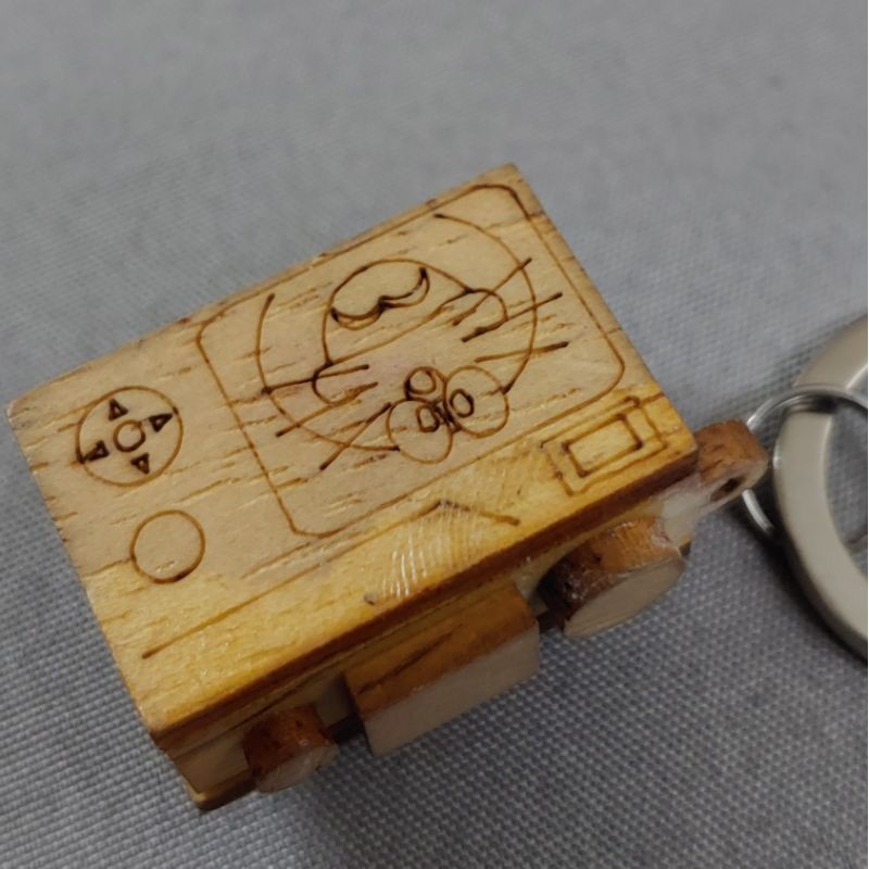 Móc khoá gỗ hình máy ảnh