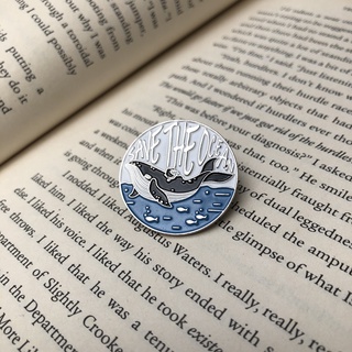 Pin cài áo Cá voi