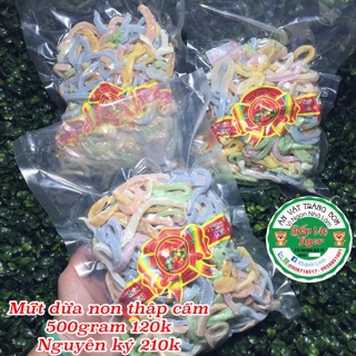 Mứt dừa non thập cẩm