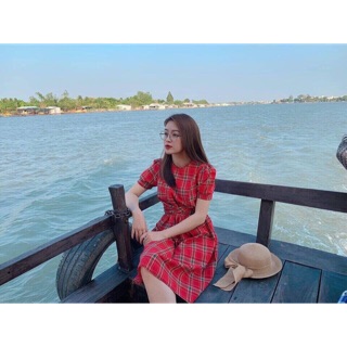 Đầm caro thắt eo