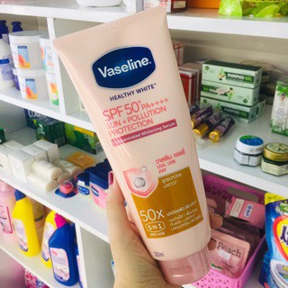 DƯỠNG THỂ VASELINE THÁI CHỐNG NẮNG BODY 50X SPF50 320ML