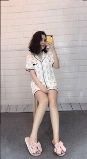Bộ pyjama lụa đùi mặc nhà