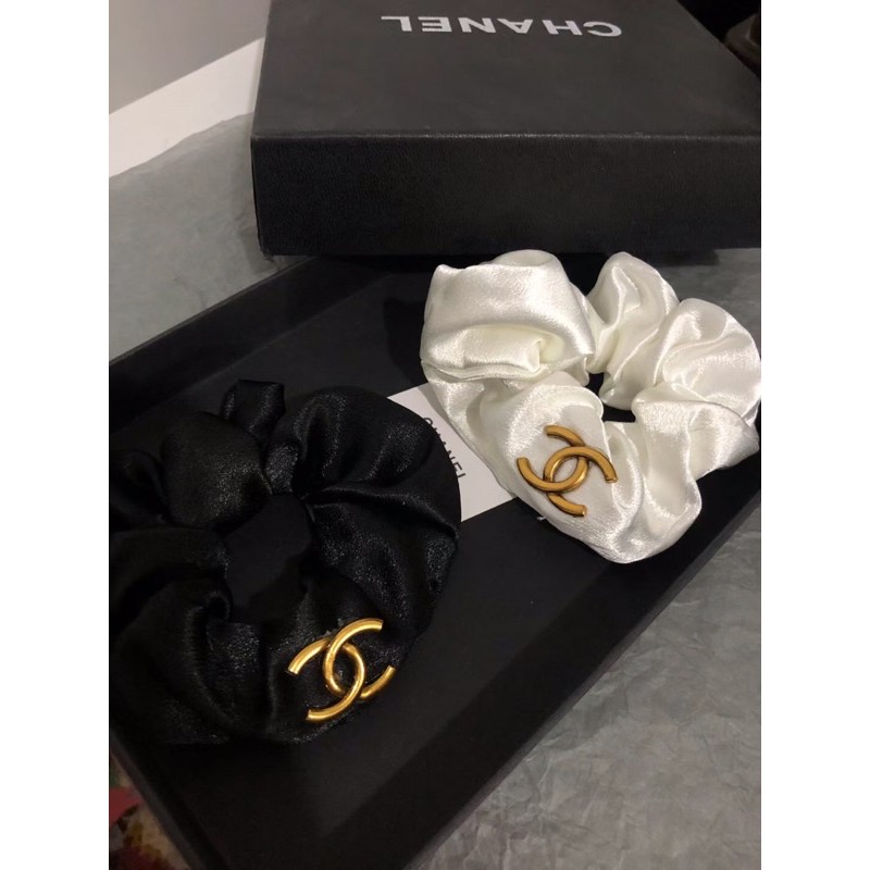 cột tóc chanel  thương hiệu sang chảnh