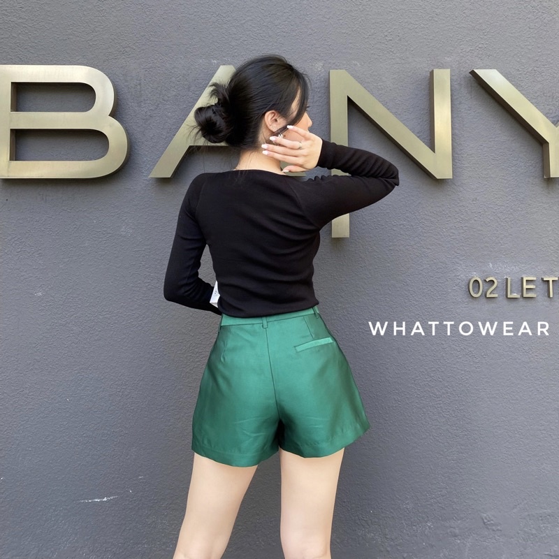 Quần short xoè nhấn li by Whattowear