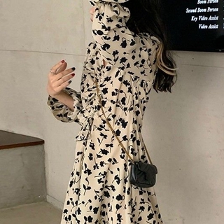 Đầm Hoa Cổ V Thời Trang Nữ Tính