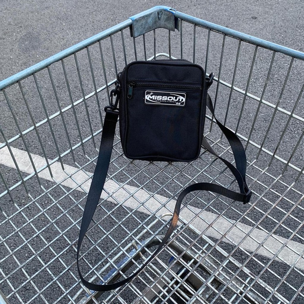  TÚI ĐEO CHÉO GLOBE MINIBAG | BigBuy360 - bigbuy360.vn