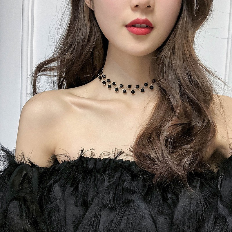 vòng cổ choker hạt đen