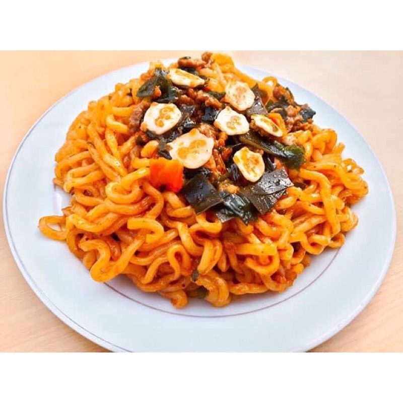 MÌ XÀO KHÔ HẢI SẢN CAY NEOGURI NONGSHIM 137g | BigBuy360 - bigbuy360.vn