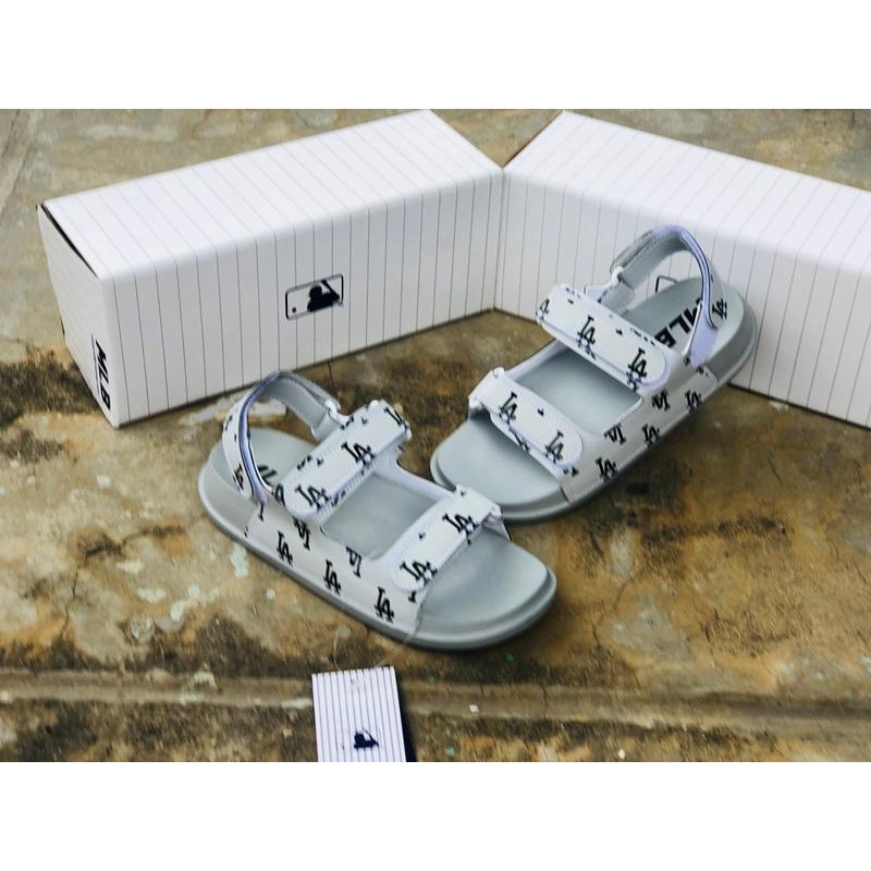 Giày Sandal 𝐌𝐋𝐁 ❤️FREESHIP + Hộp + Lùi 1 size❤️ xăng đan mlb LA thể thao nam nữ - đế api bền và bám tốt- màu xám