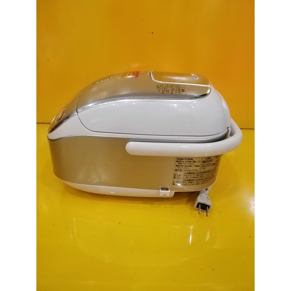 Nồi cơm nội địa Nhật cao tần (IH) Zojirushi NP-RE05 (0.54L) (0481201) áp suất