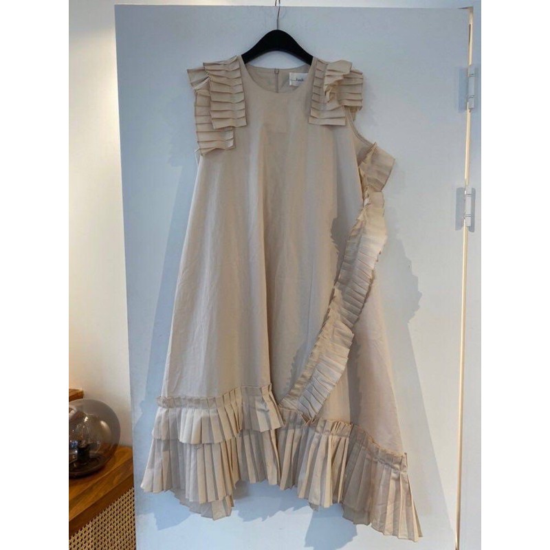 Đầm suông viền bèo