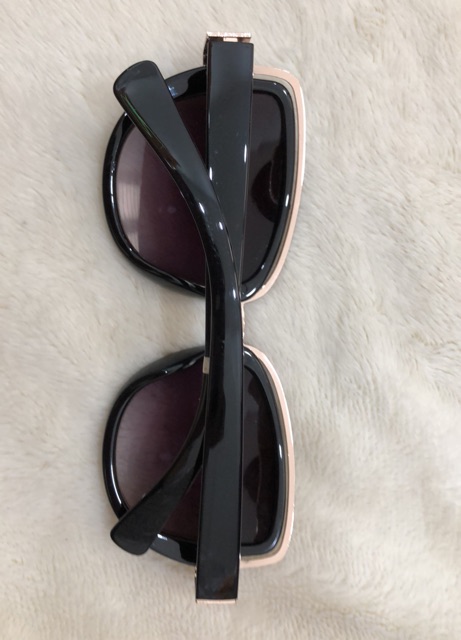 Kính Aldo trầy nhẹ- hàng sách tay Mỹ 100%