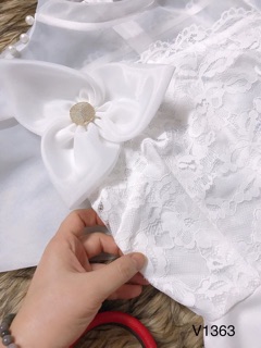 Váy trắng thiết kế dáng ôm