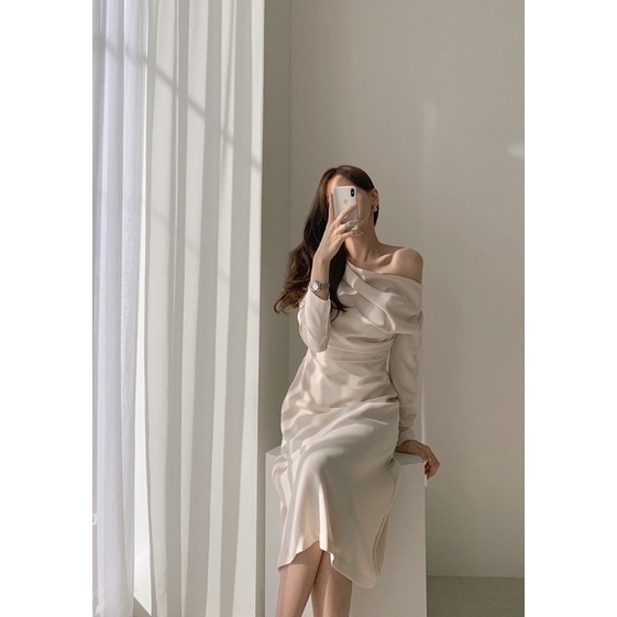Váy trễ lệch vai dáng dài maxi tay dài