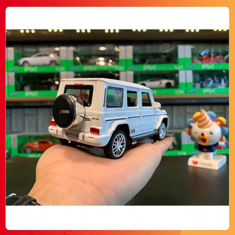 Mô hình xe Mercedes-Benz G63 tỉ lệ 1:32 màu trắng