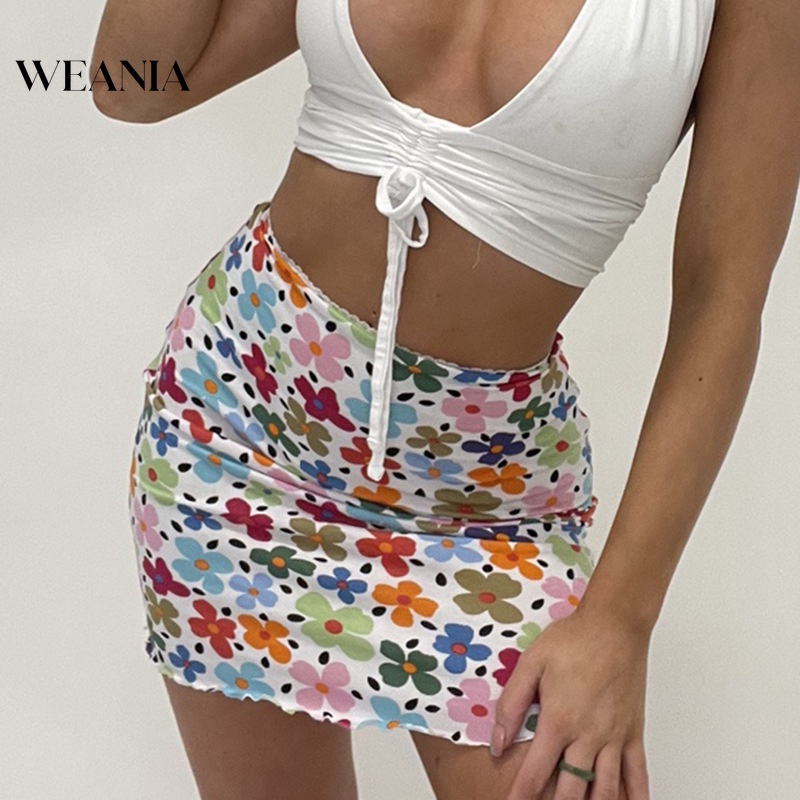 Bộ Đồ 2 Món Áo Thun Croptop In Hoa + Chân Váy Gợi Cảm