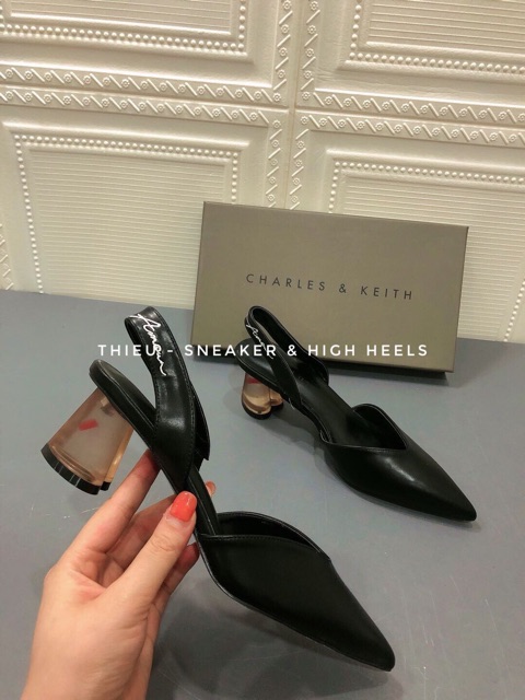 (có sẵn) Sục giày cao gót Charles & Keith đế hình trái tim