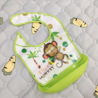 Yếm máng ăn dặm cho bé