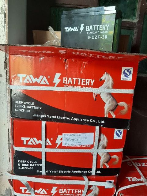 1 bình ắc quy Xmen, 133s, vespa 12V-20A