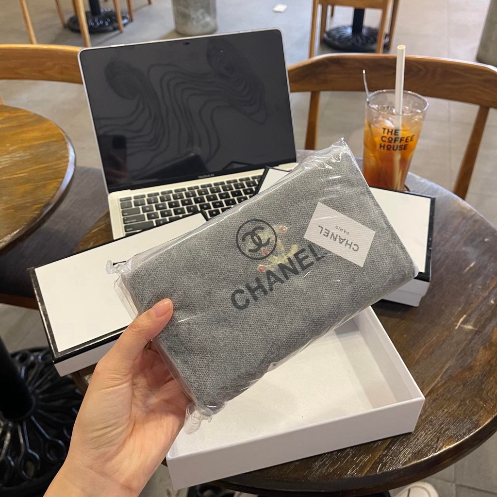 [Mã FAMARAL2 giảm 10K đơn 50K] ] Ví CN trám tang đính đá có dây đeo chéo ,FREESHIP, hàng full box sz 19