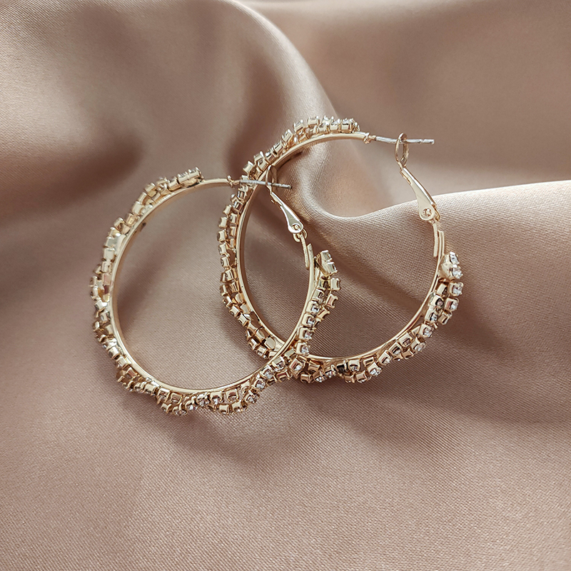 Khuyên tai hình vuông bằng kim loại thời thượng