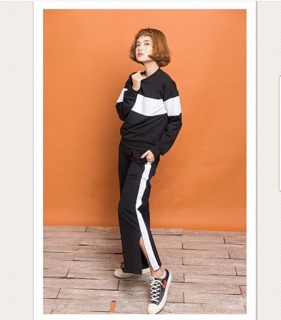 Áo Sweater đen phối trắng
