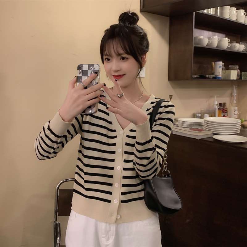 Áo Len Cardigan Nữ Hàn Quốc Với Chất Liệu Len Mỏng Ngắn Xinh 3 Màu : Trắng , Đen, Nâu Sữa Hàng Free Size SHOP HAMI AC02