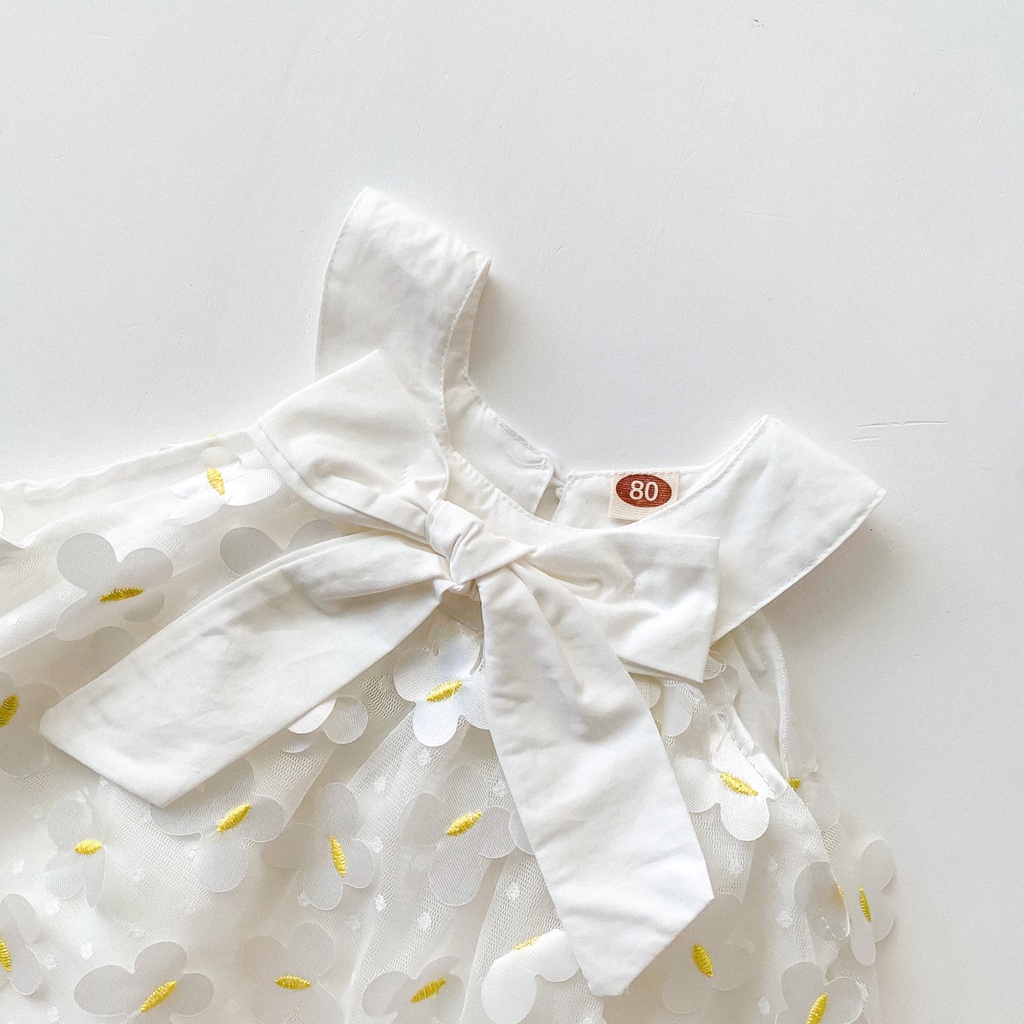 Đầm Không Tay Thêu Hình Bướm Phối Lưới Màu Trắng Phong Cách Công Chúa Thời Trang Hè Cho Bé Gái