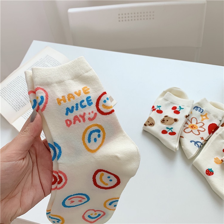 Vớ tất trắng họa tiết Keep Smiling, bông hoa, cherry