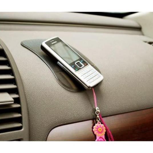 Miếng chống trượt trên taplo xe hơi | BigBuy360 - bigbuy360.vn