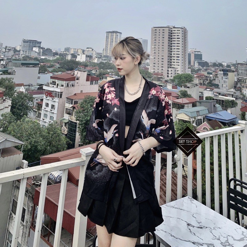 Áo kimono chim và hoa anh đào