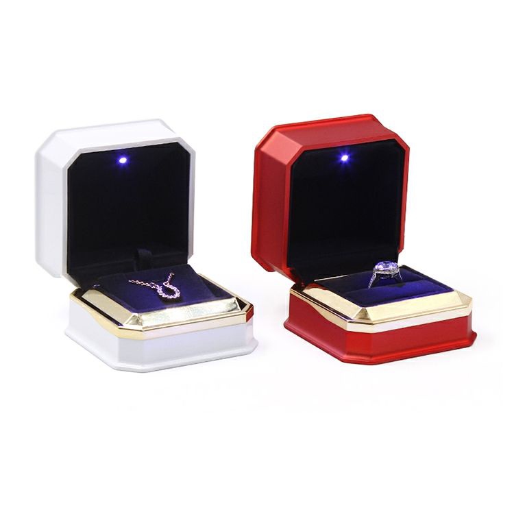 Hộp Đựng Trang Sức Hình Bát Giác Viền Vàng Sang Trọng Có Đèn LED Sáng Tạo