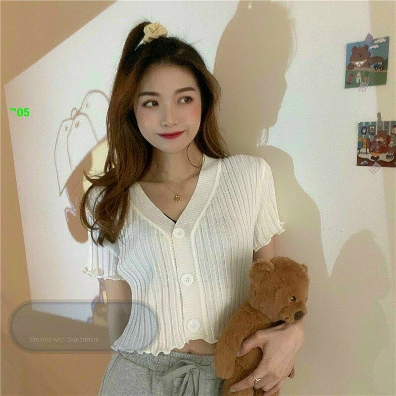 ÁO CROPTOP XINH CÀI 3 NÚT XINH ĐẸP A2333
