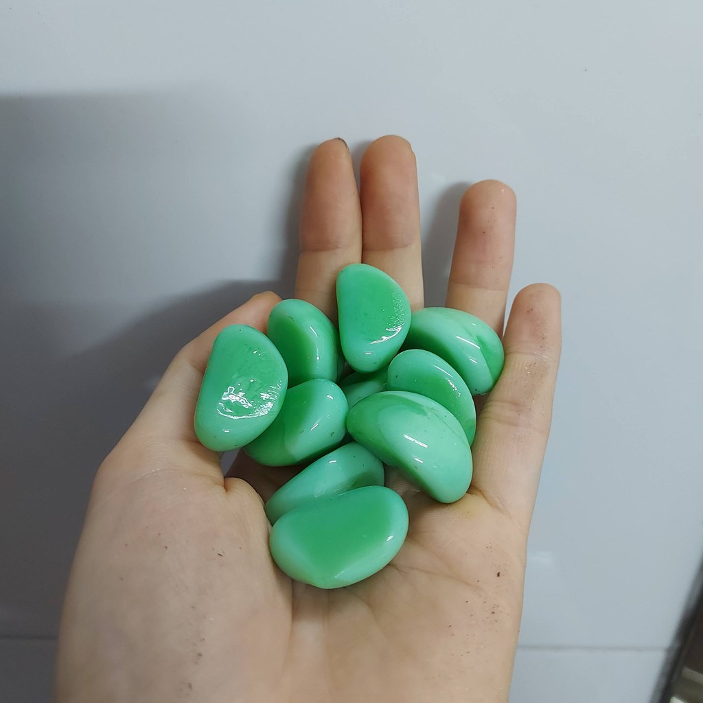 Phụ kiện trang trí bể cá: Sỏi xanh
