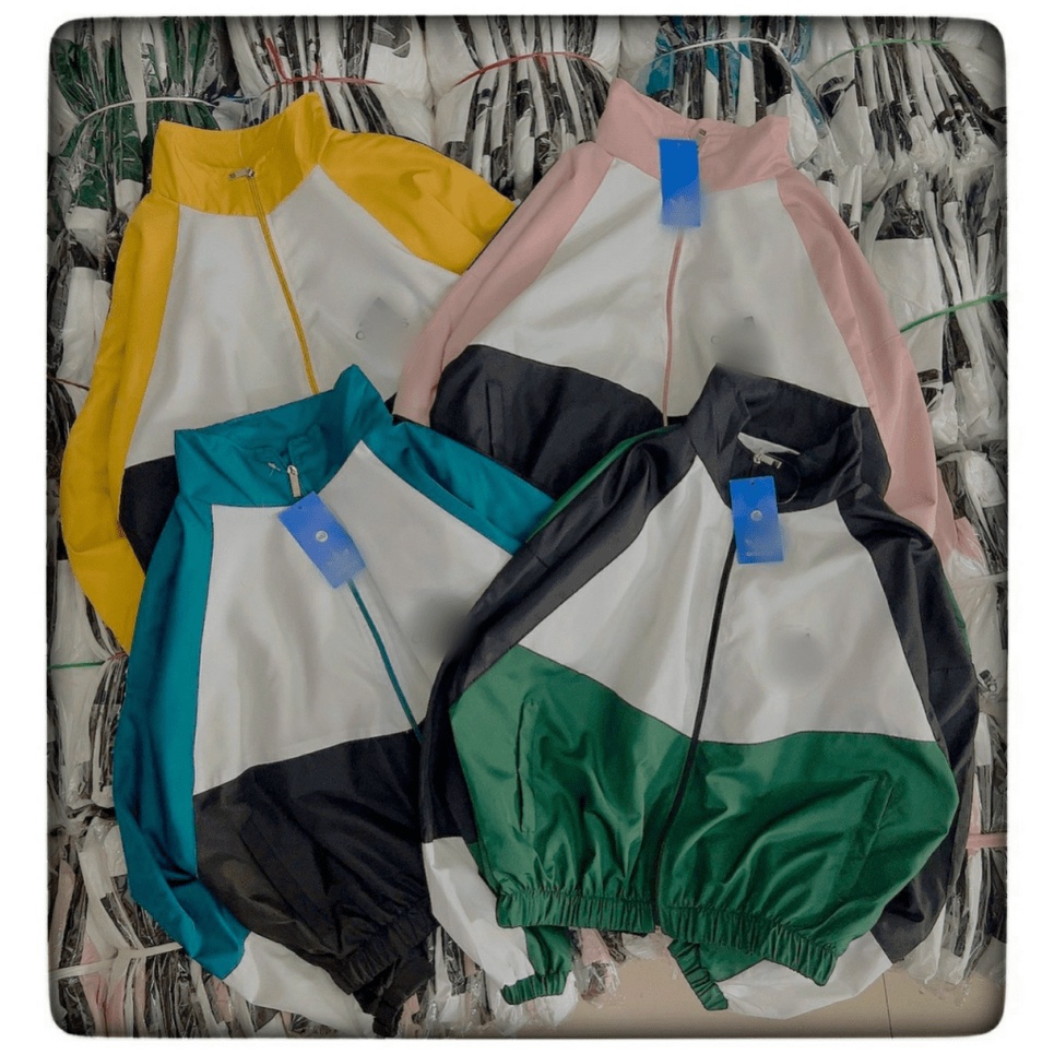 Áo Khoác Dù Nữ Form Lửng In Chữ Cực Xinh Mẫu Mới Cực HOT  - ĐĂNG QUANG CLOTHER