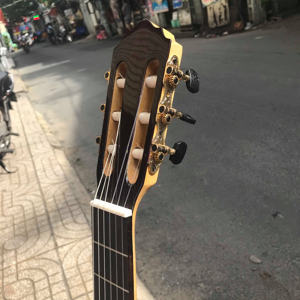 ĐÀN CLASSIC GUITAR SỒI HỘT CAO CẤP TẶNG FULL PHỤ KIỆN