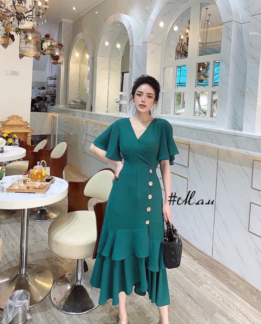 Đầm xoè hai tầng