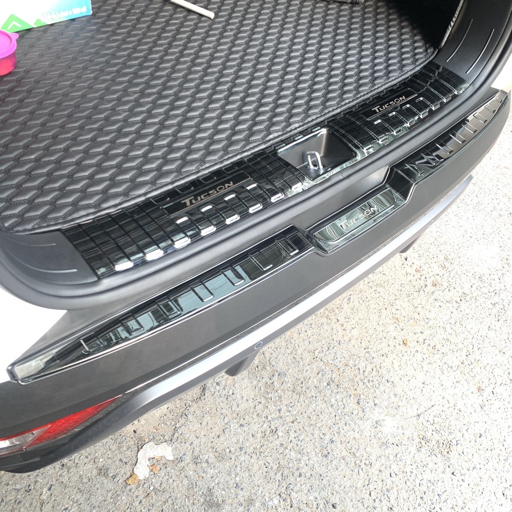 Ốp chống trầy cốp Hyundai Tucson 2022, 2023 – Titan
