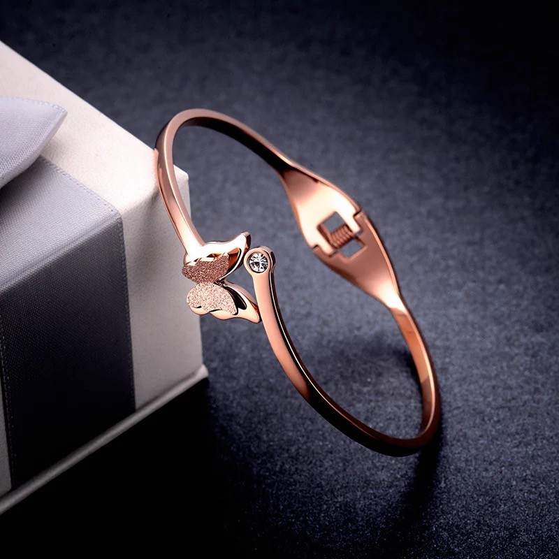 Vòng Tay Thép Titan Mạ Vàng Hồng 18K Mặt Hình Bướm Ba Chiều Đính Đá Màu Sắc Chống Nước Chống Trượt Phong Cách Nhật Hàn