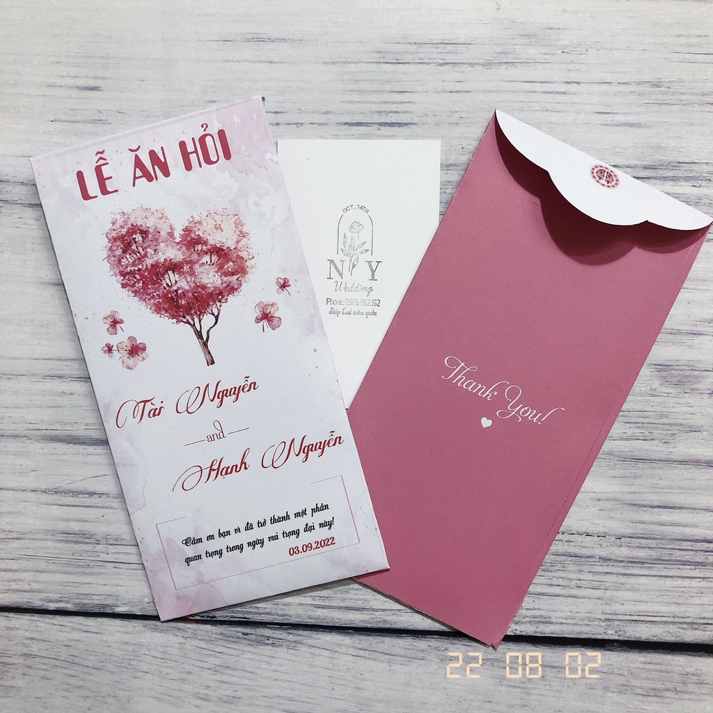 Bao lì xì đám cưới đẹp in tên dâu rể kèm lời cảm ơn đội bê tráp