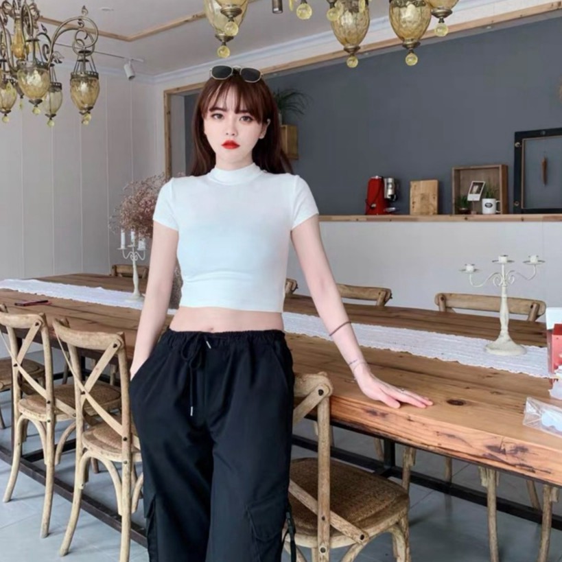 Áo Croptop Nữ Hở Eo Cổ 3 Phân ⚡FREESHIP⚡ Áo Ngắn Trơn Nữ Bó Sát Cộc Tay 2 Màu Đen Và Trắng