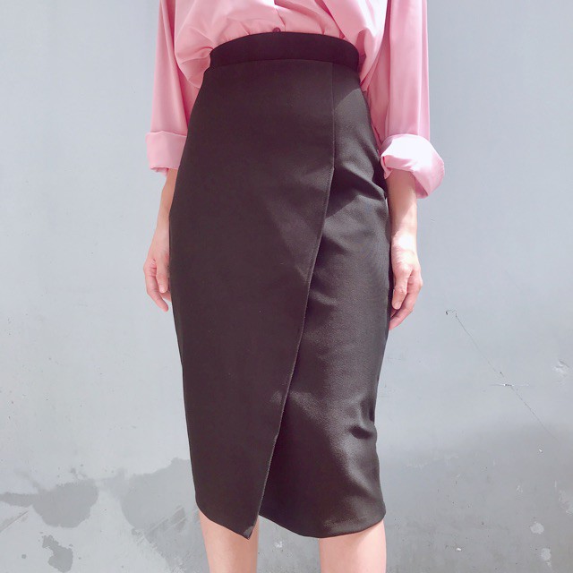 Chân váy công sở dài bigsize đắp chéo xẻ sau màu đen dài 63cm [size từ 48-85kg] | BigBuy360 - bigbuy360.vn