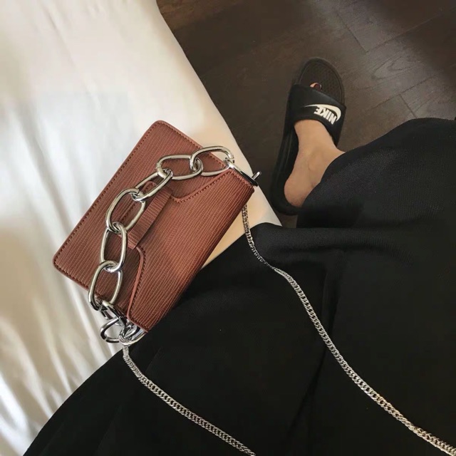 Túi kẹp nách phối dây xích hot trend (có ảnh thật) | BigBuy360 - bigbuy360.vn