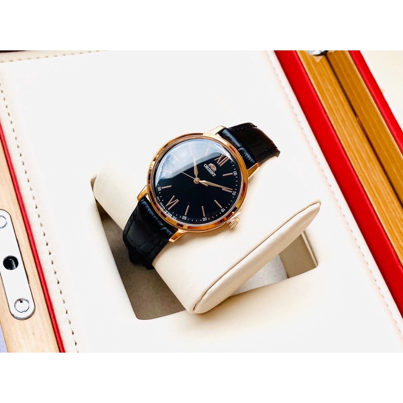 Đồng hồ nữ dây da Orient Slim Quartz RA QC1703B10B