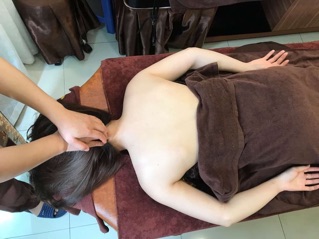 Tinh dầu massa thảo dược