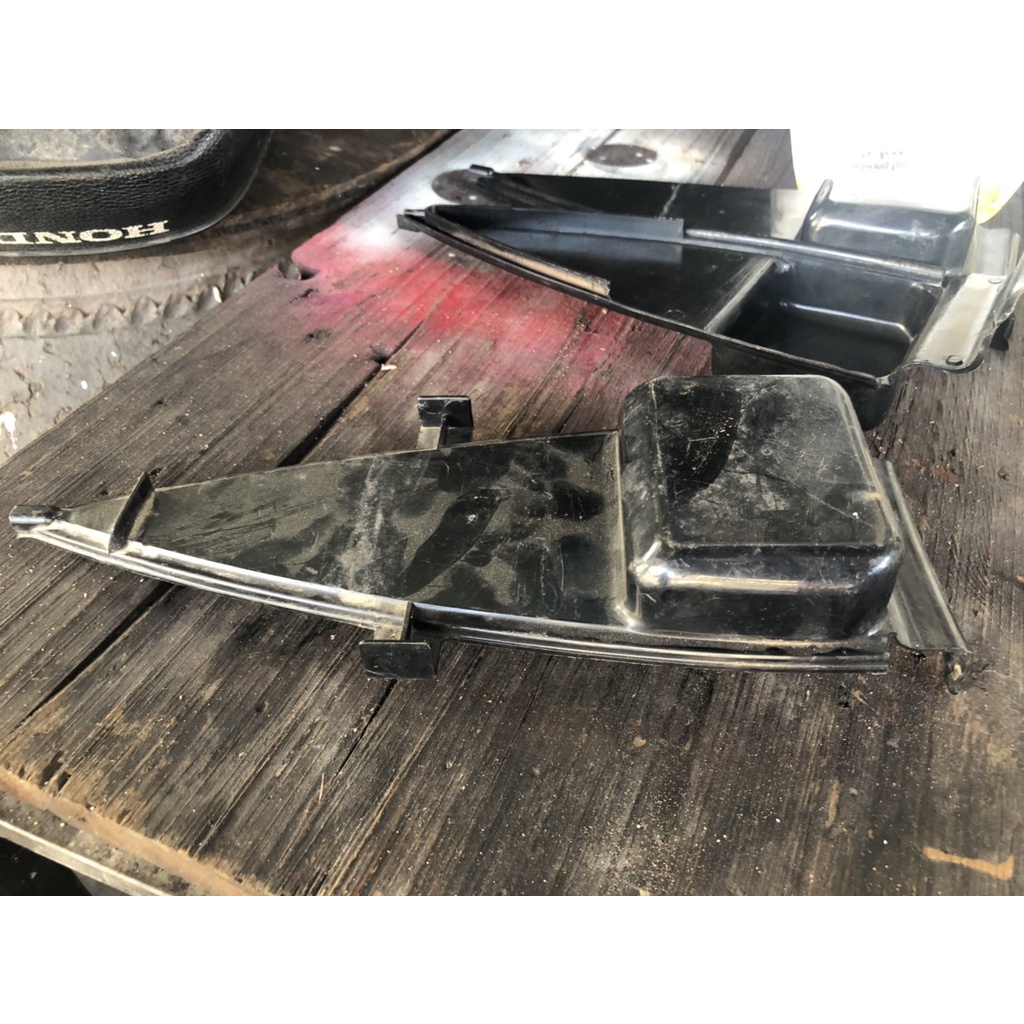 Xuồng mũ zin che bụi cho lọc gió pô air xe honda 67