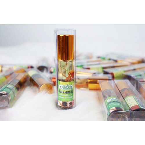 Dầu gió Thái Lan Green Herb Oil 8ml từ nhân sâm, dầu dạng lăn tiện lợi
