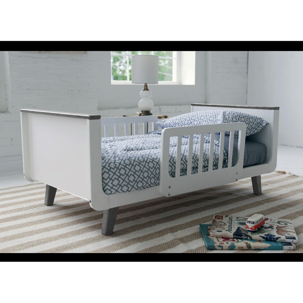 Giường trẻ em XK Mỹ nguyên thùng đã đóng dấu xk an tâm cho bé | BigBuy360 - bigbuy360.vn