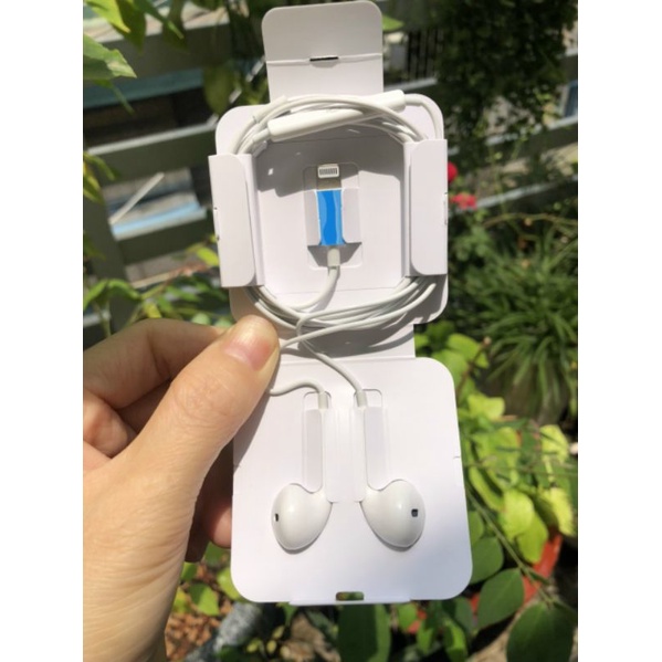 Tai Nghe IPX Jack cắm Lightning kết nối 1 chạm bởi Bluetooth, âm thanh trong trẻo - tặng đèn led USB cực cute